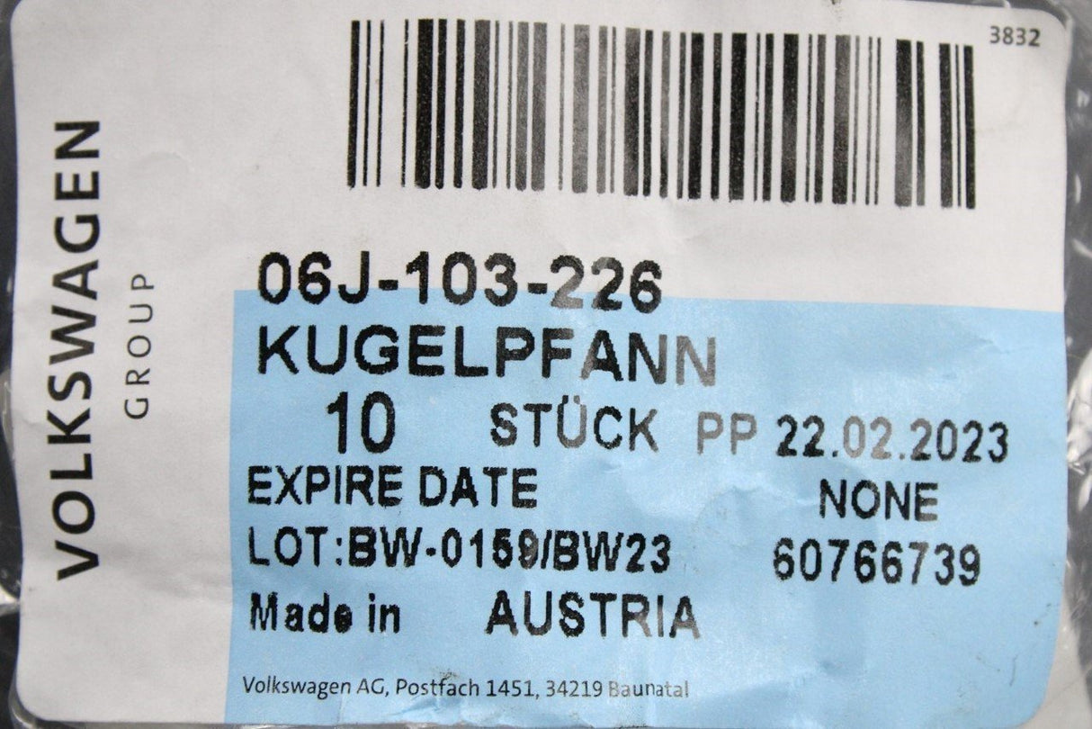 VW Audi Skoda SEAT engine cover mounting rubber bung socket 06J103226