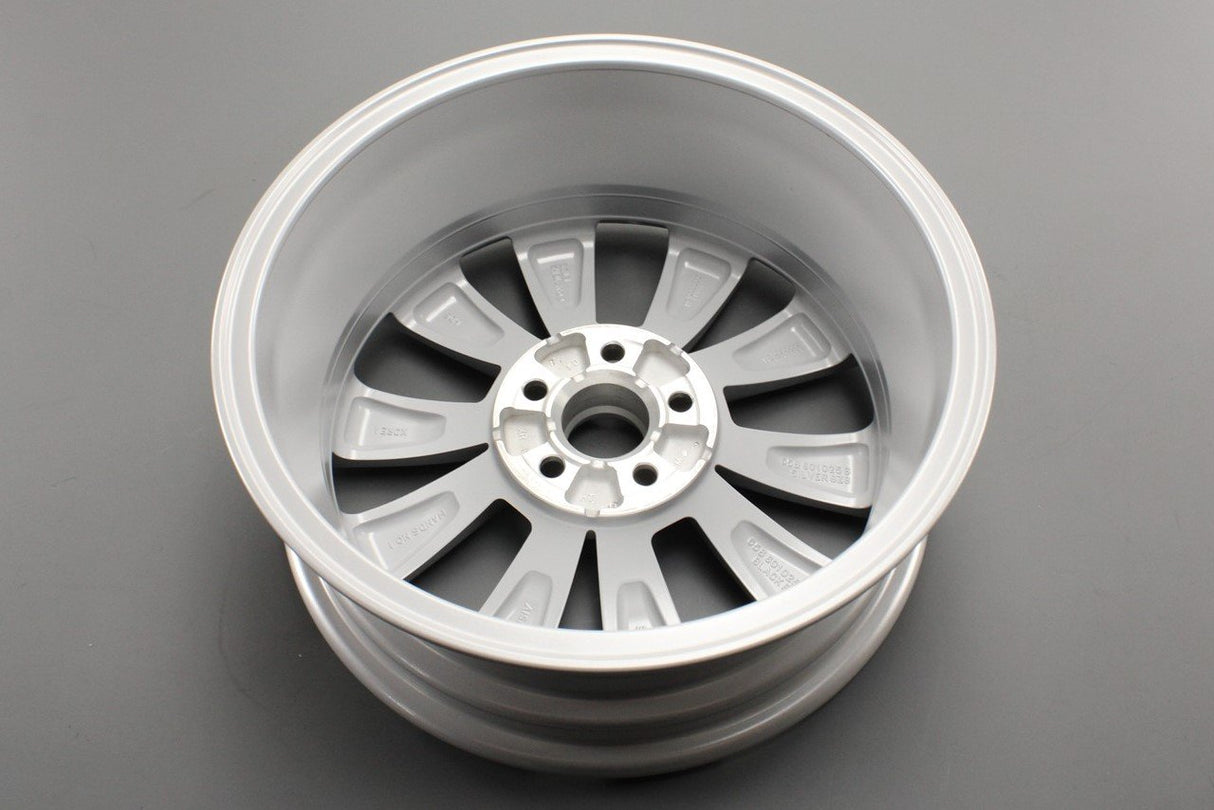 Skoda Kamiq Scala 2019-on Castol alloy wheel (diamond silver) 658601025B