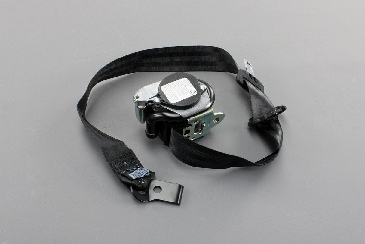 Audi A3 S3 RS3 8P Sportback 04-13 seat belt (front left) 8P4857705G V04