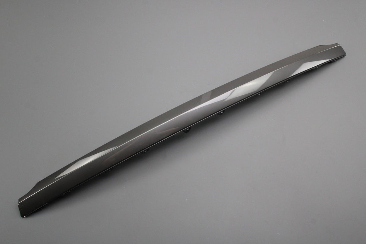 Audi Q8 2019-on rear bumper trim (centre) 4M8807791G 3HK