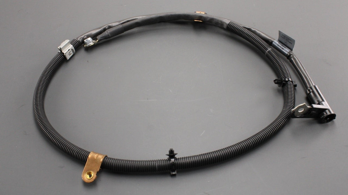 Mercedes-Benz CLA GLA B W246 starter motor battery cable A2465405733