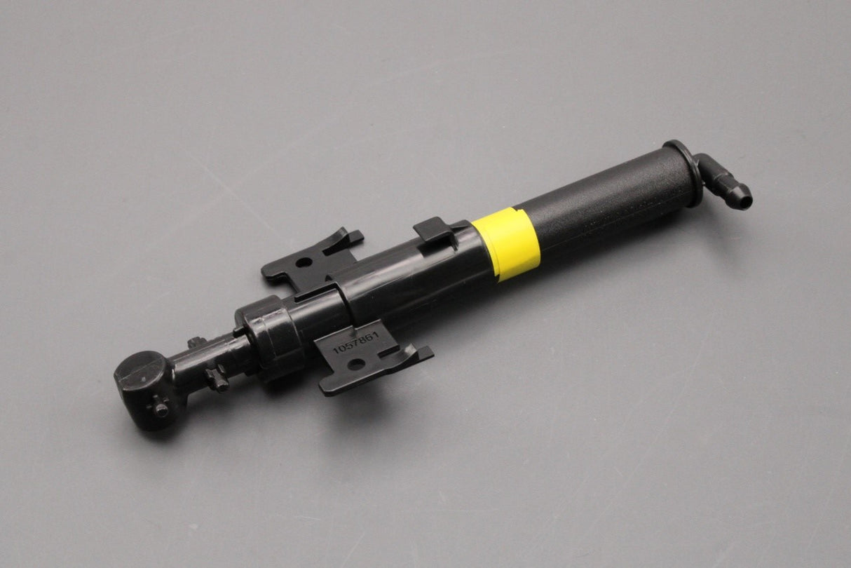 Jaguar XE Range 2015-on headlight power washer jet (left) T4N31294