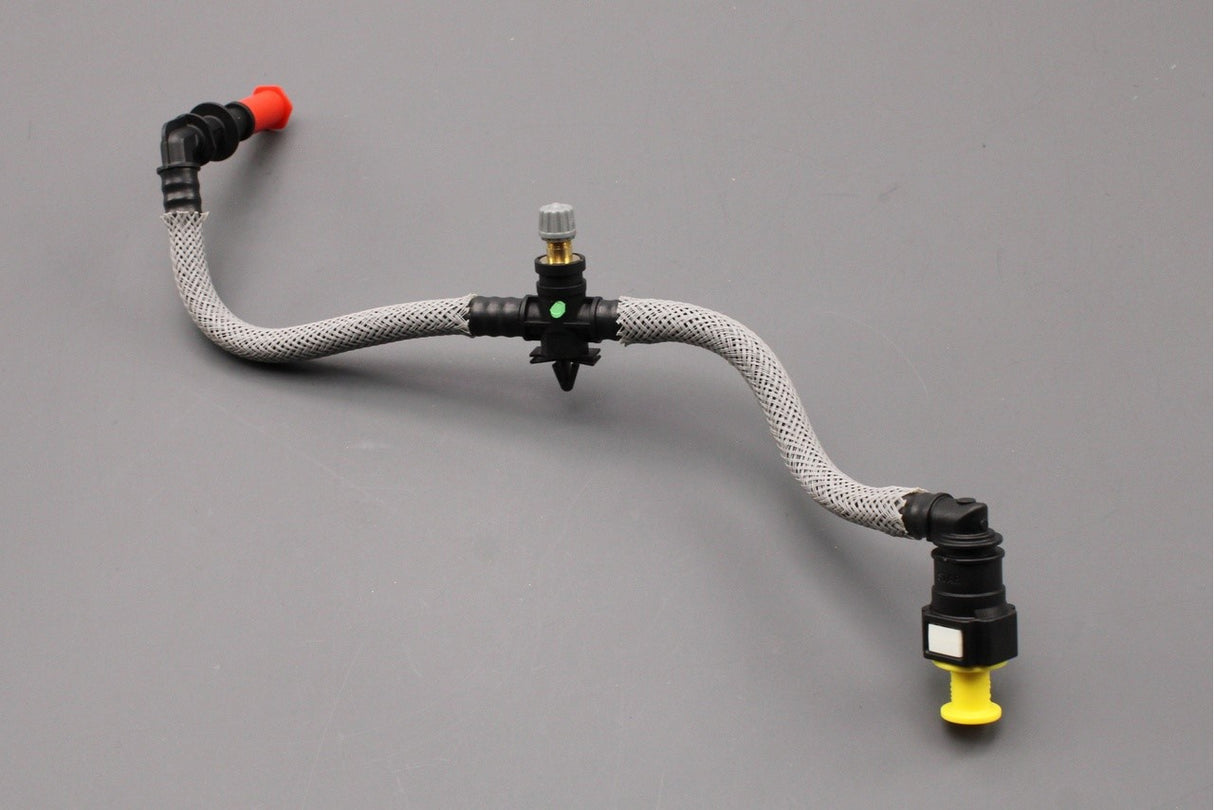 Range Rover 2010-2012 3.6L V8 fuel rail hose LR002477