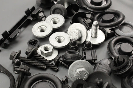 Audi A4 S4 2016-on bonnet attachment parts kit 8W0098615A