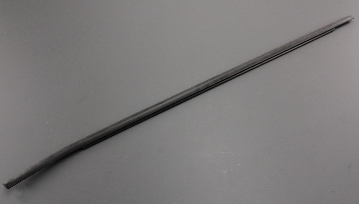 BMW X5 E70 06-12 window aperture exterior trim (front right) 51337136966