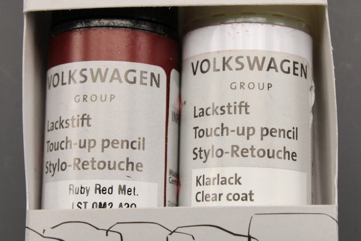 VW Audi touch up paint set ruby red metallic A3Q (x2 9ml) LST0M2A3Q