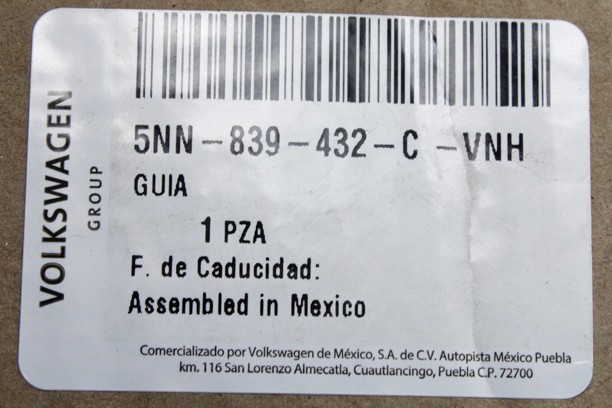 VW Tiguan Allspace 2018-on window seal guide (rear right) 5NN839432C VNH