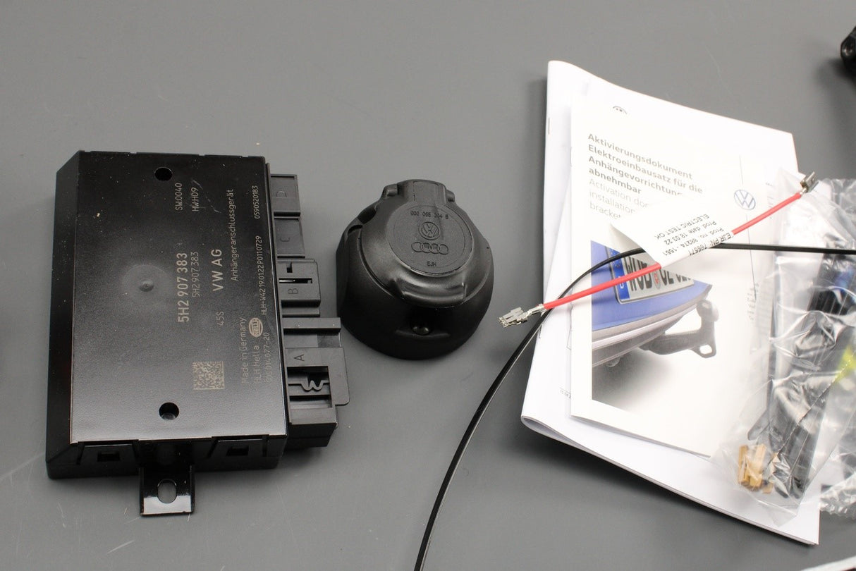 VW Touran 2021-on removable tow bar hitch 5QA092150B