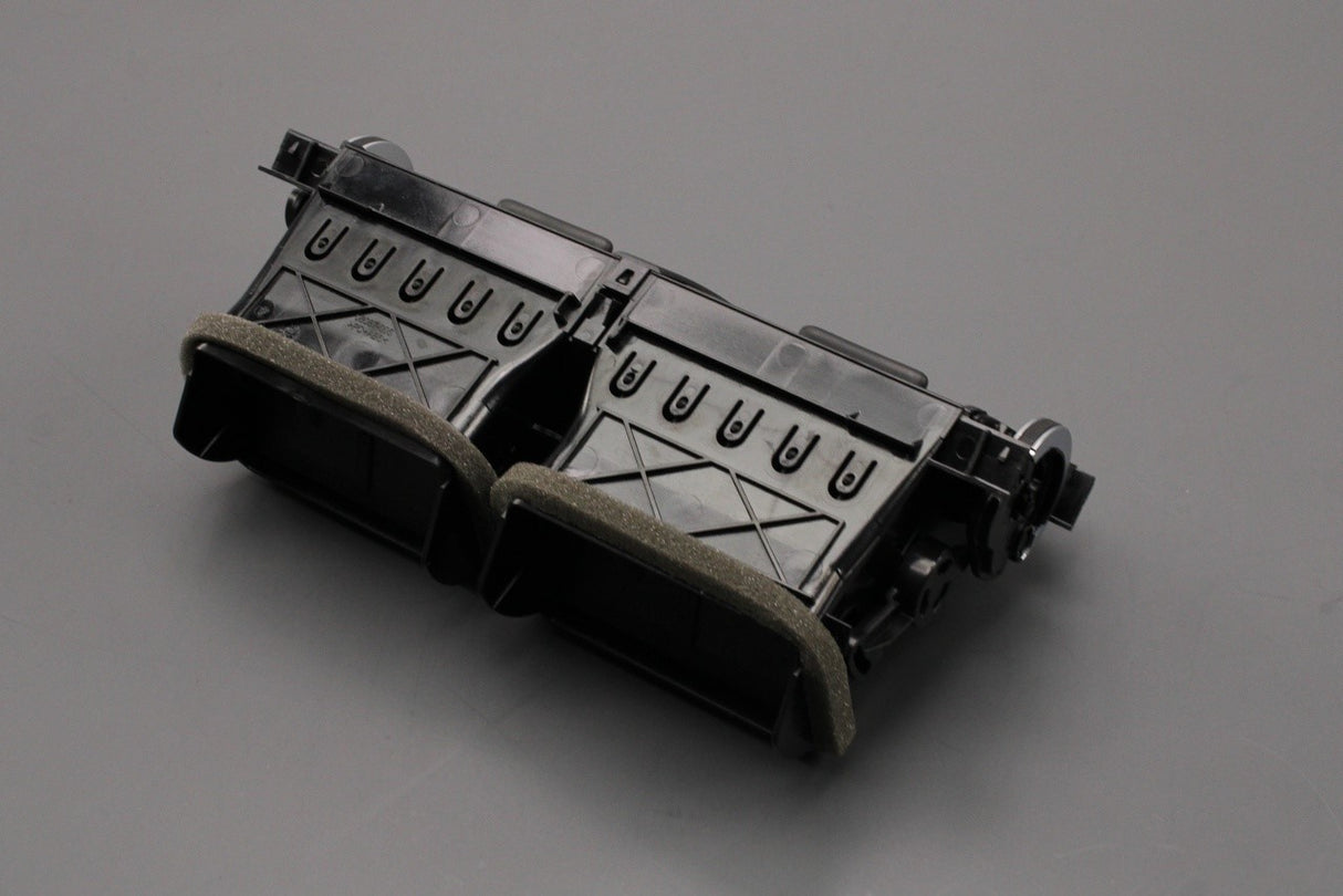 Range Rover Evoque 2012-18 centre dashboard air vents LR093917