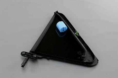 VW T-Roc 18- rear quarter glass window with seal (right) 2GA845214L 5AP