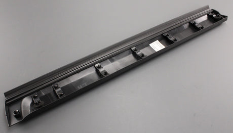 Land Rover Discovery 4 front lower door moulding (left) DGP000134PCL