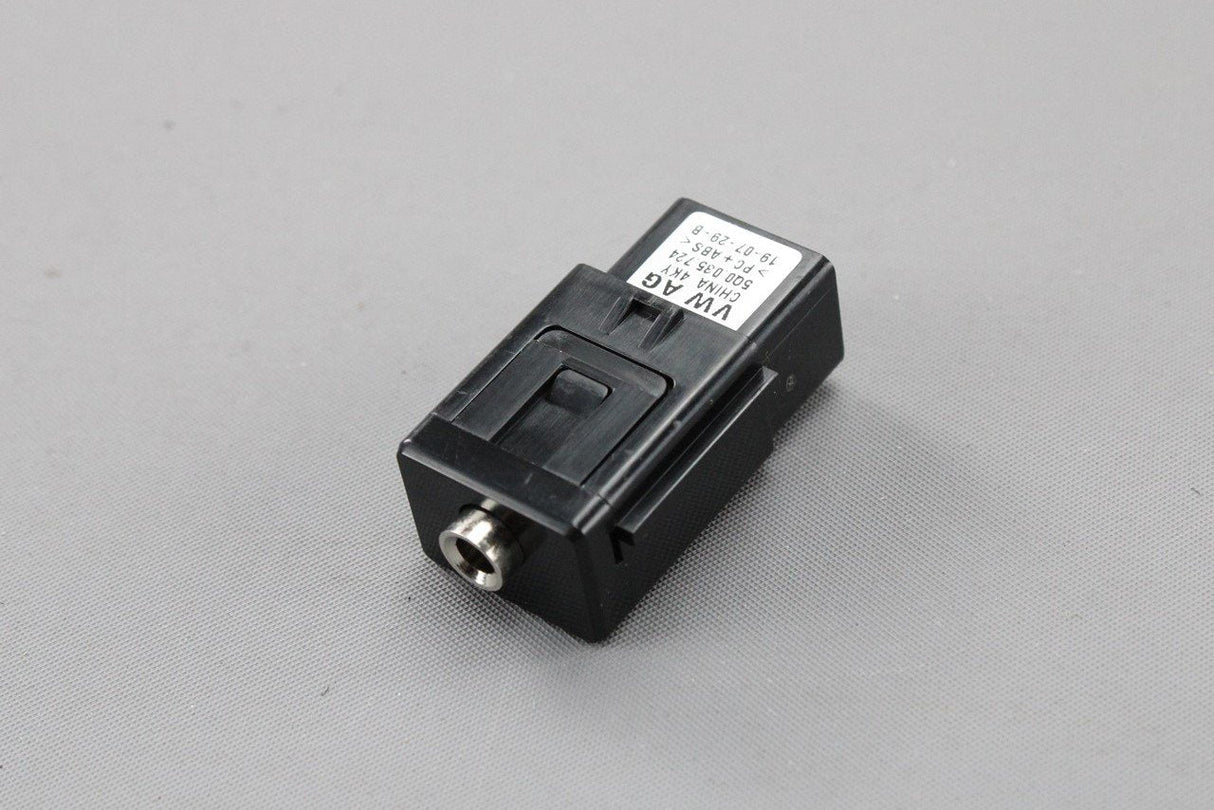 VW Caddy Transporter T6 Skoda Octavia SEAT Leon Aux-in socket 5Q0035724
