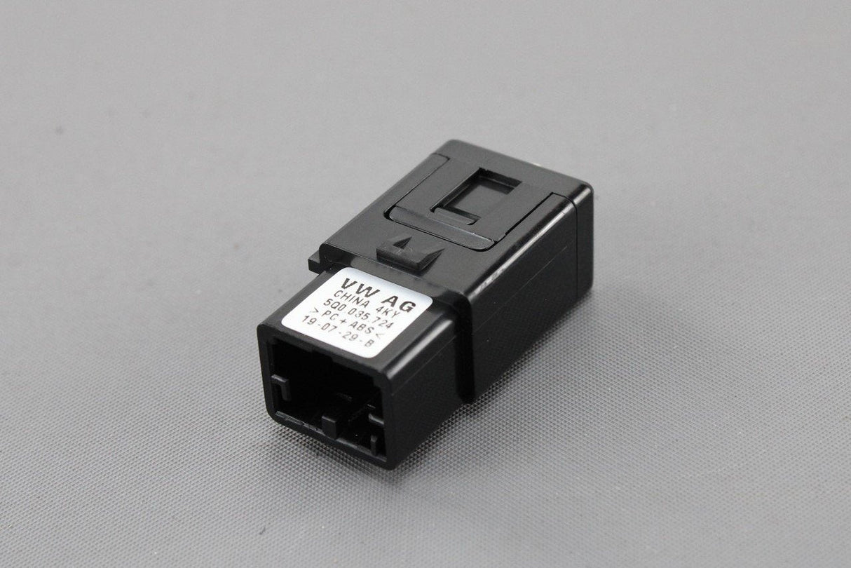 VW Caddy Transporter T6 Skoda Octavia SEAT Leon Aux-in socket 5Q0035724