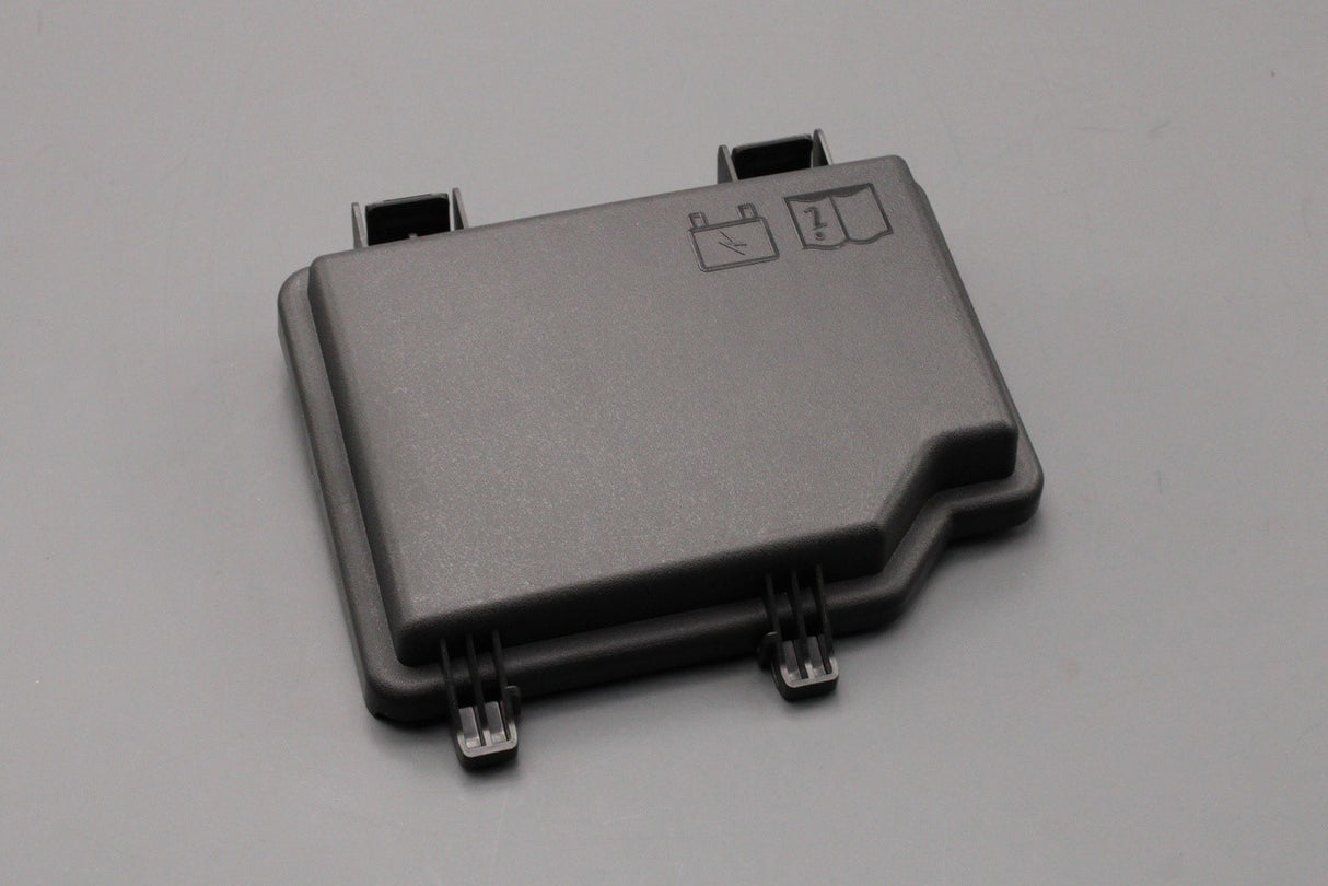Land Rover Discovery Sport Evoque 2015-on fuse box cover (left) LR146848