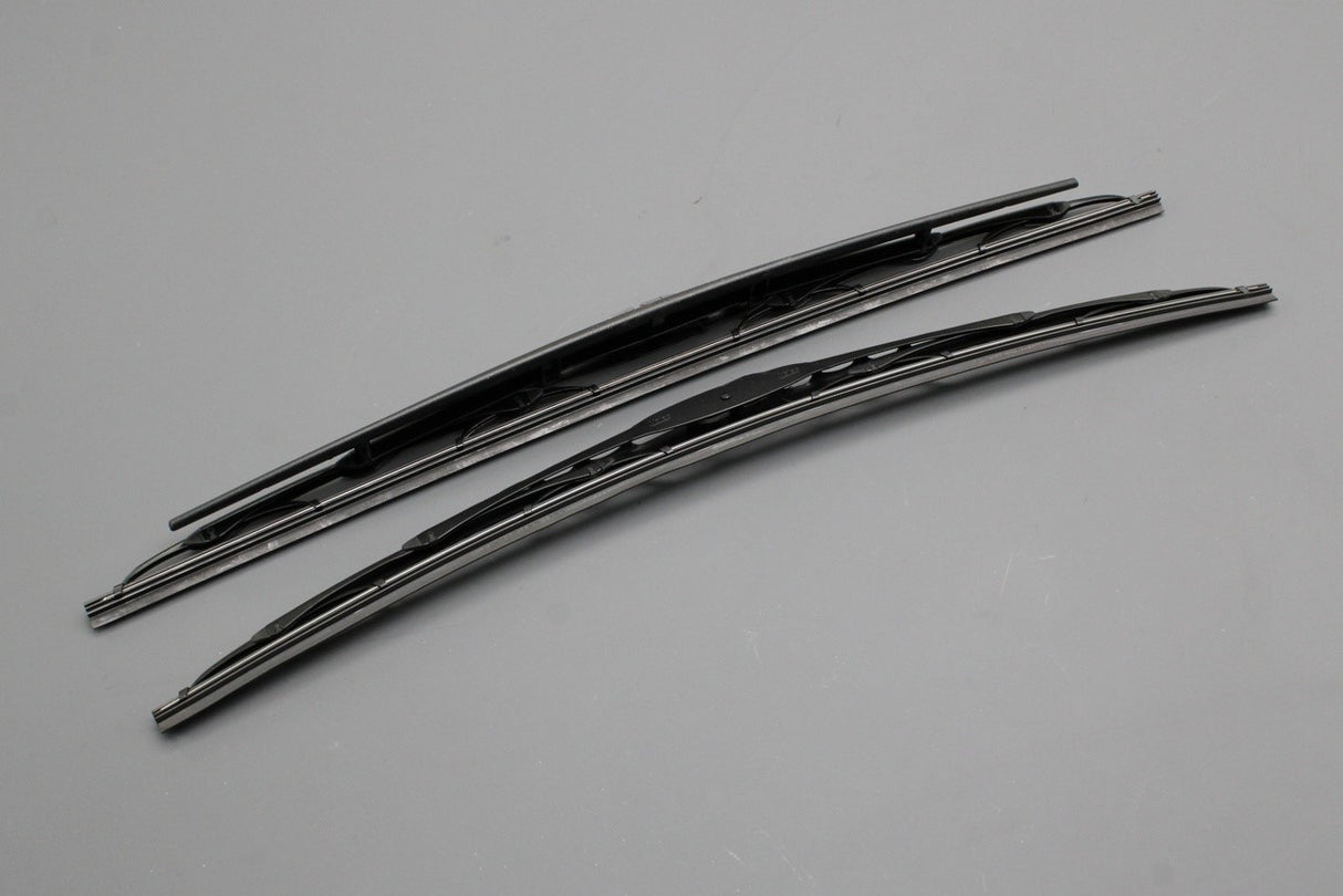 Audi A4 1995-1999 front windscreen wiper blades set 8D1998003