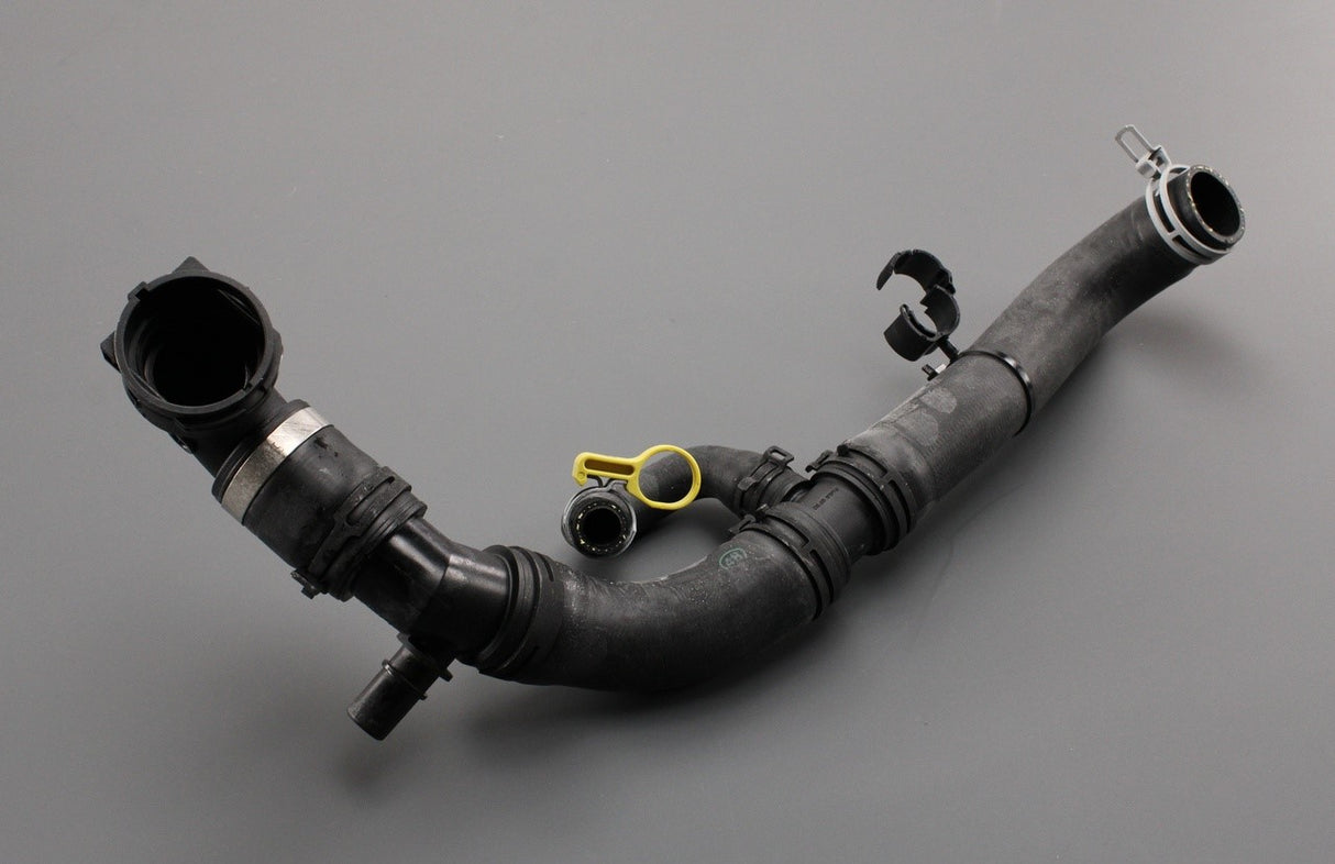 Land Rover Discovery 5 Range Rover 13-on bottom radiator hose LR081663