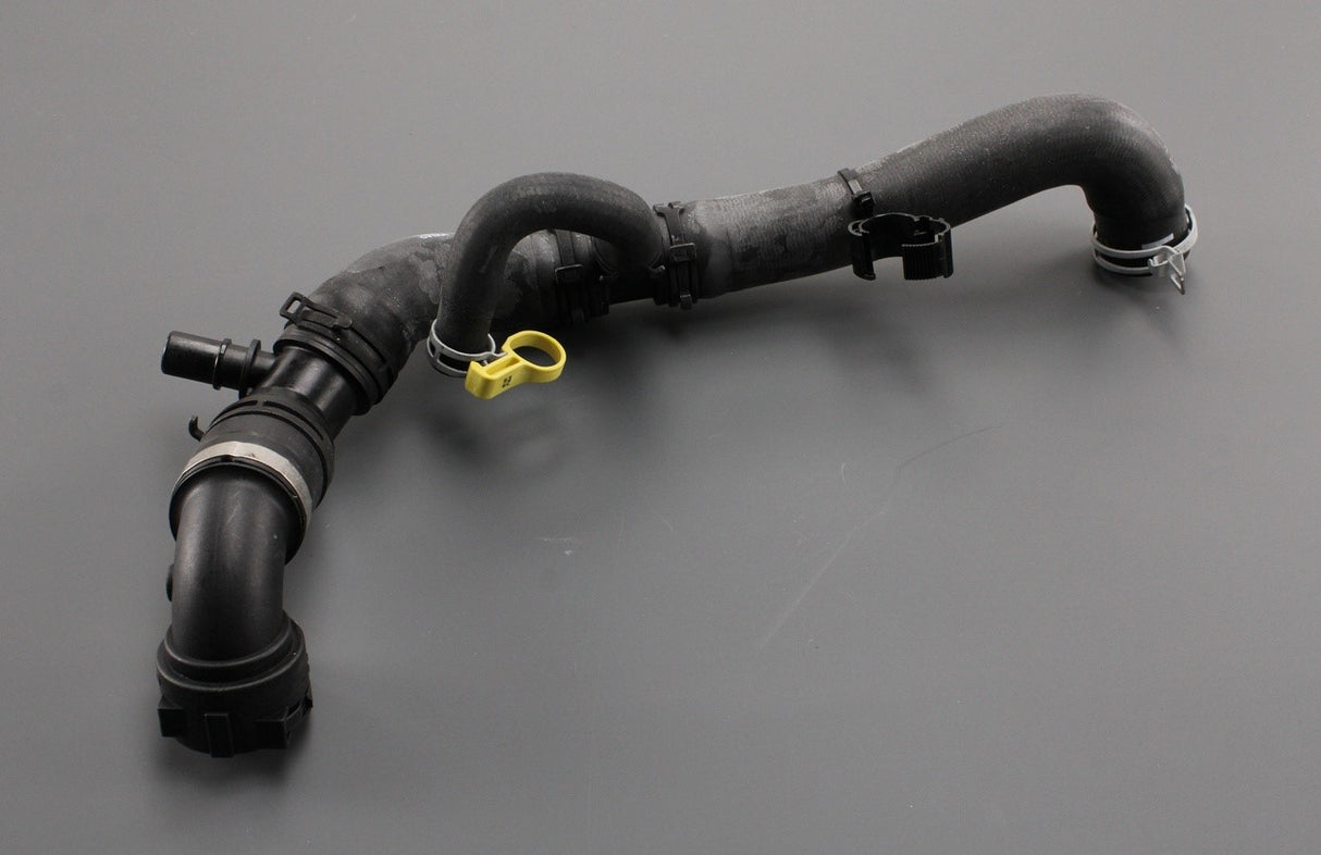 Land Rover Discovery 5 Range Rover 13-on bottom radiator hose LR081663