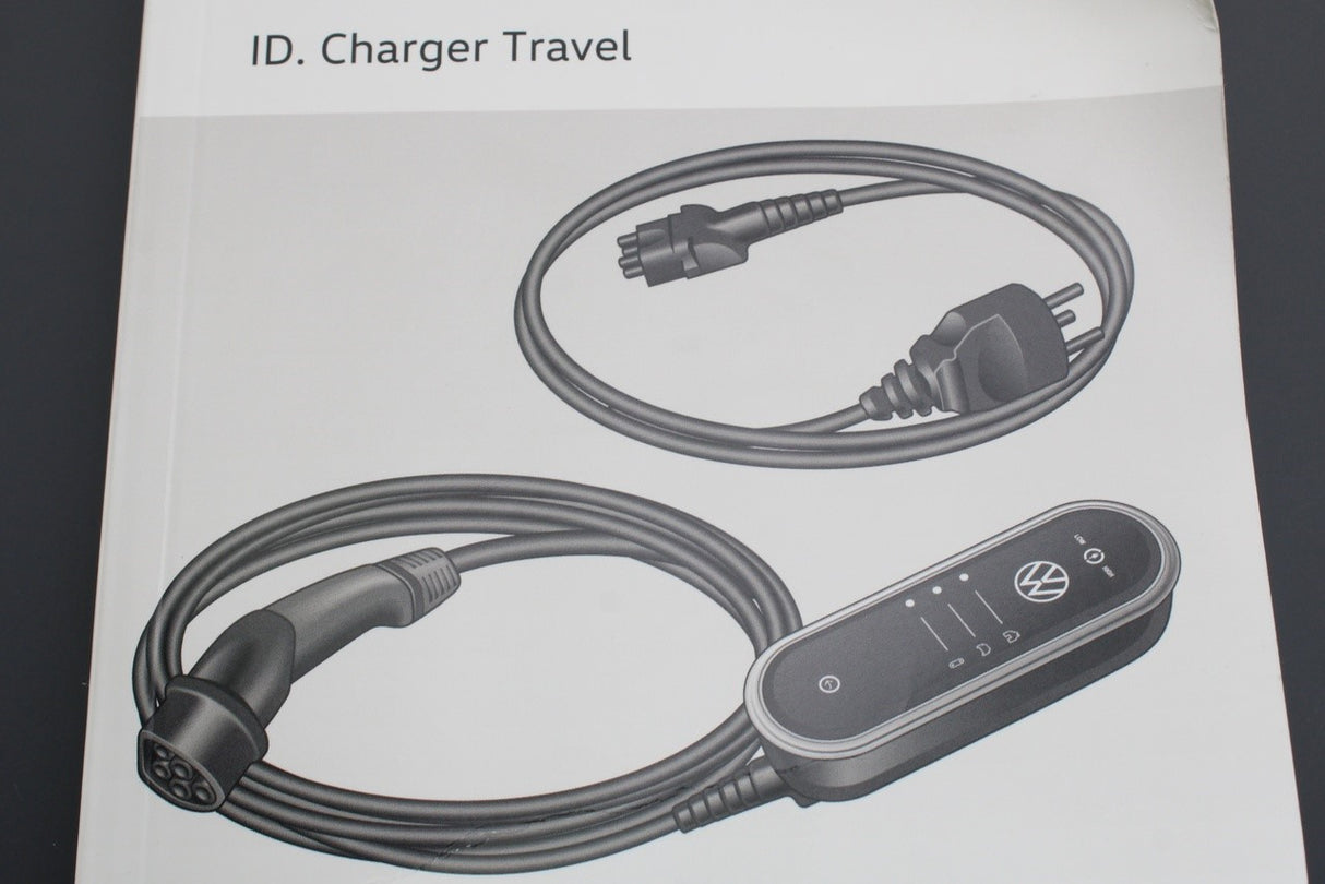 Volkswagen accessory ID. basic travel charger (7.2KW / 32A) 000054412AJ