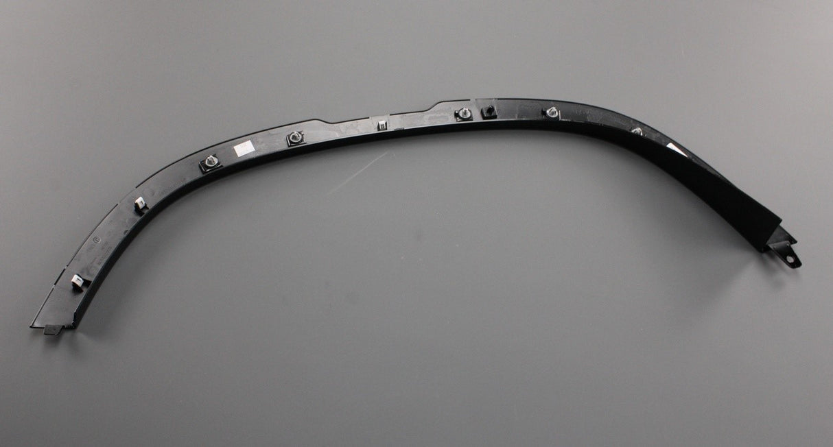 Land Rover Defender 2020-on rear wheel arch moulding (left) LR160392