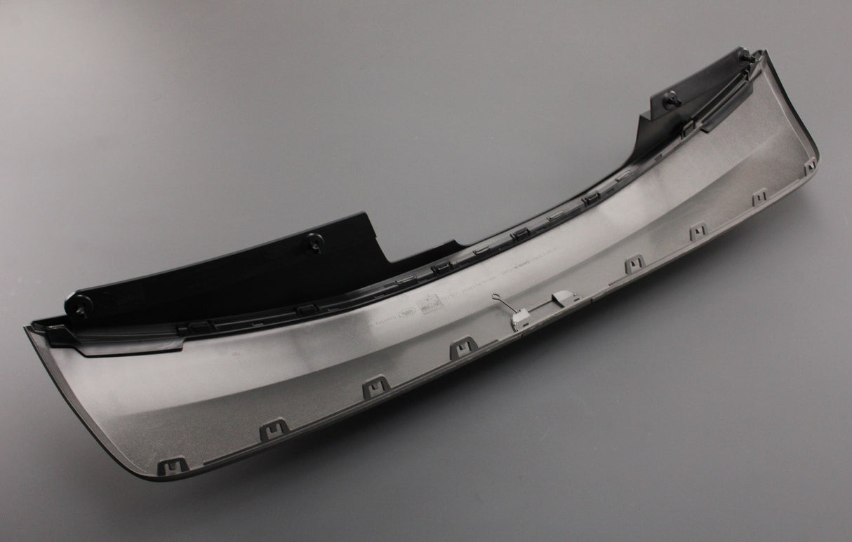 Land Rover Discovery 5 17-on towing hook opening cover (rear) LR123355