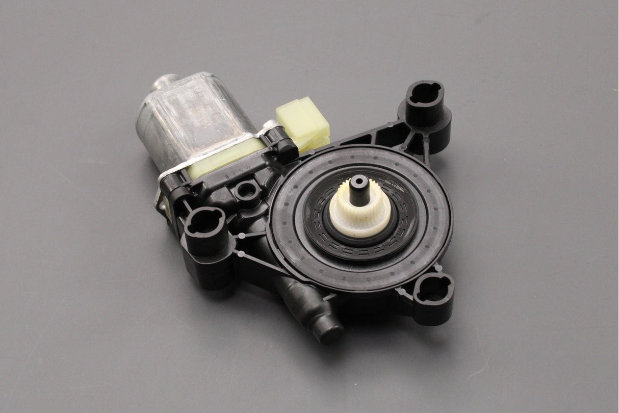 Audi A4 A6 e-tron Q6 e-tron rear window regulator motor (left) 8W0959811