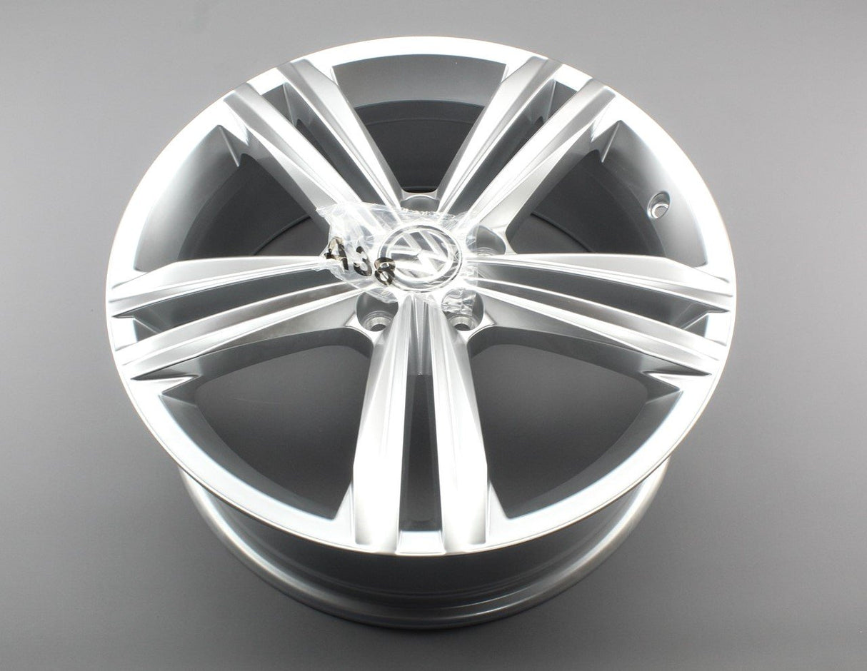 VW Tiguan 2016-on 18inch Sebring alloy wheel rim silver 5NA071498 88Z