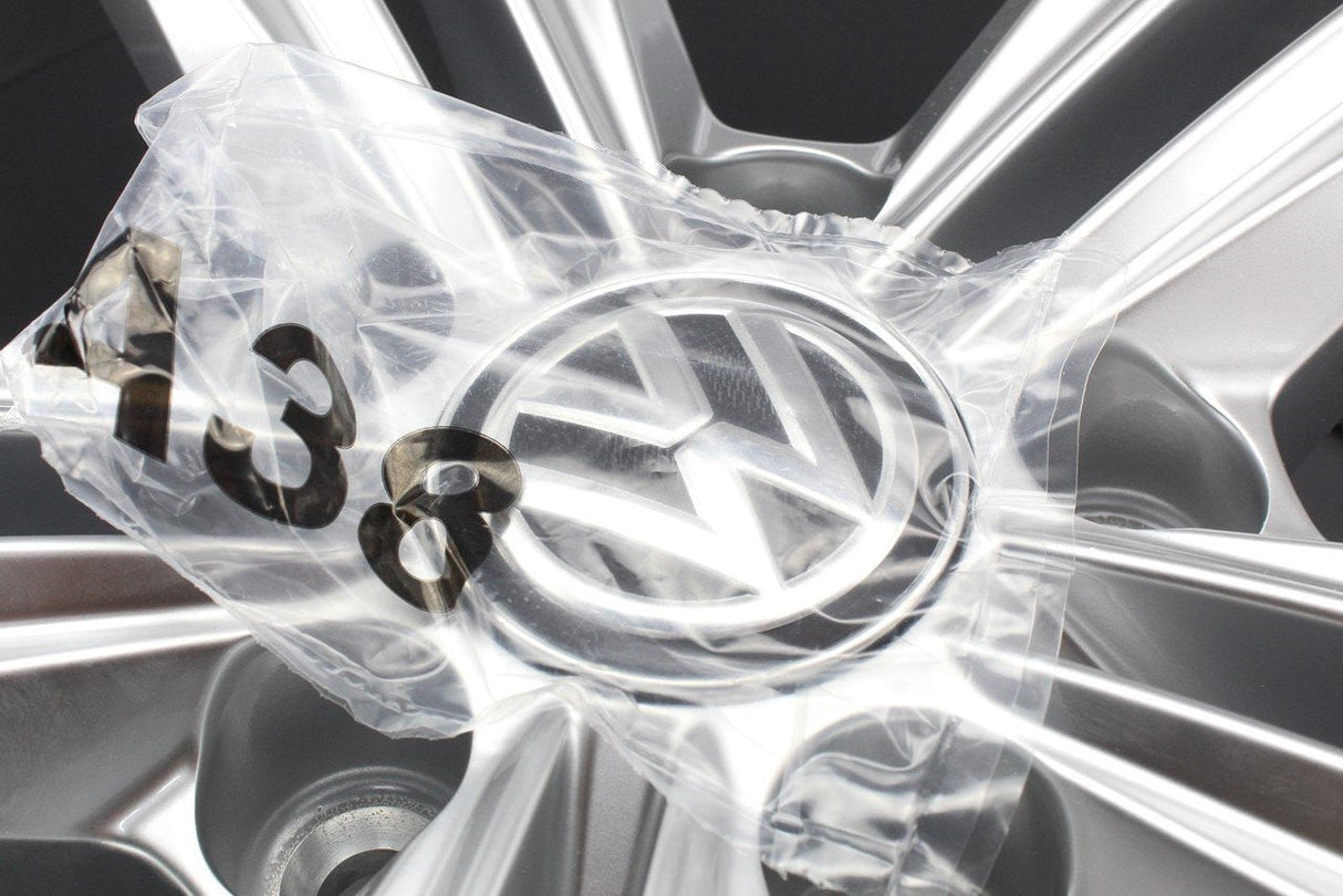 VW Tiguan 2016-on 18inch Sebring alloy wheel rim silver 5NA071498 88Z