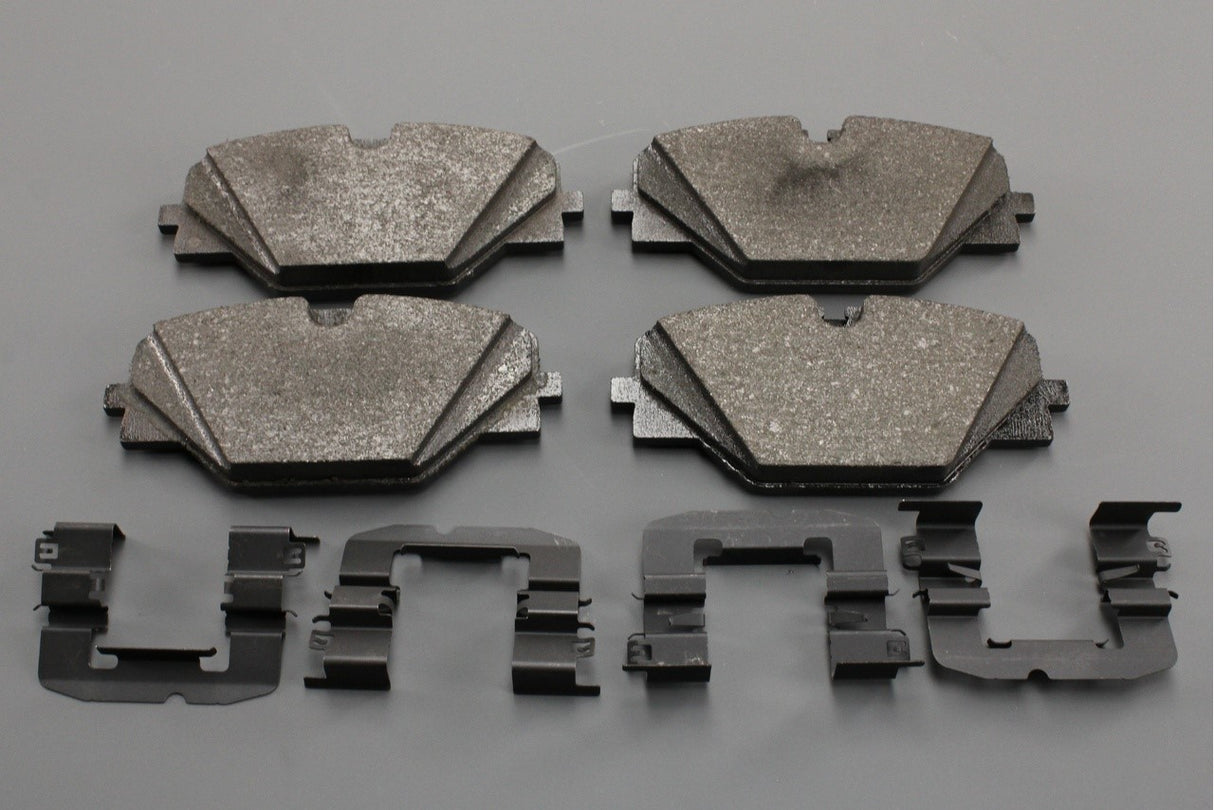 Range Rover 22-on Range Rover Sport 23-on brake pads (rear) LR156906