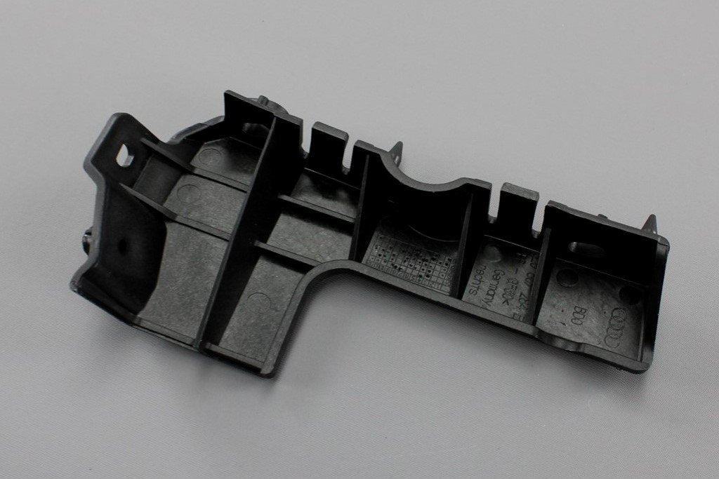 Audi A4 S4 RS4 B7 2005-09 front bumper guide piece (right) 8E0807284E