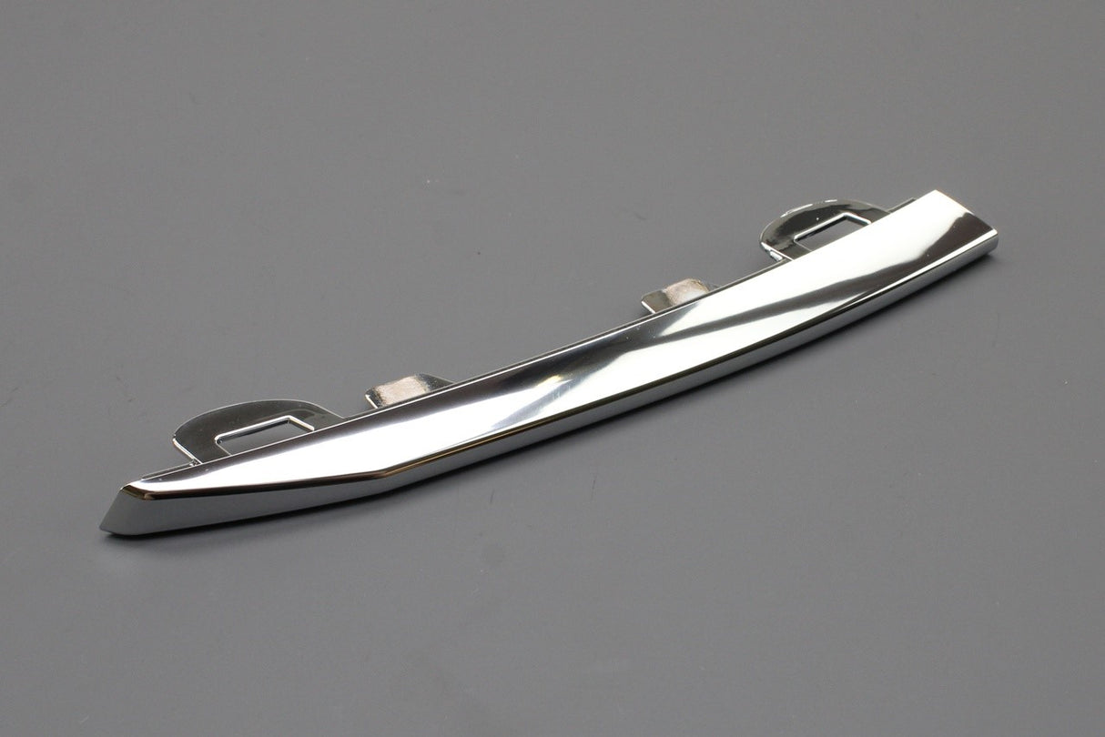 Skoda Superb 2014-2015 front bumper chrome trim (right) 3T0853768A 2ZZ