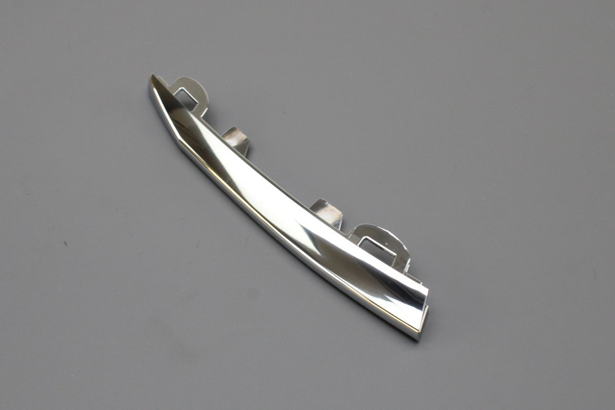 Skoda Superb 2014-2015 front bumper chrome trim (right) 3T0853768A 2ZZ