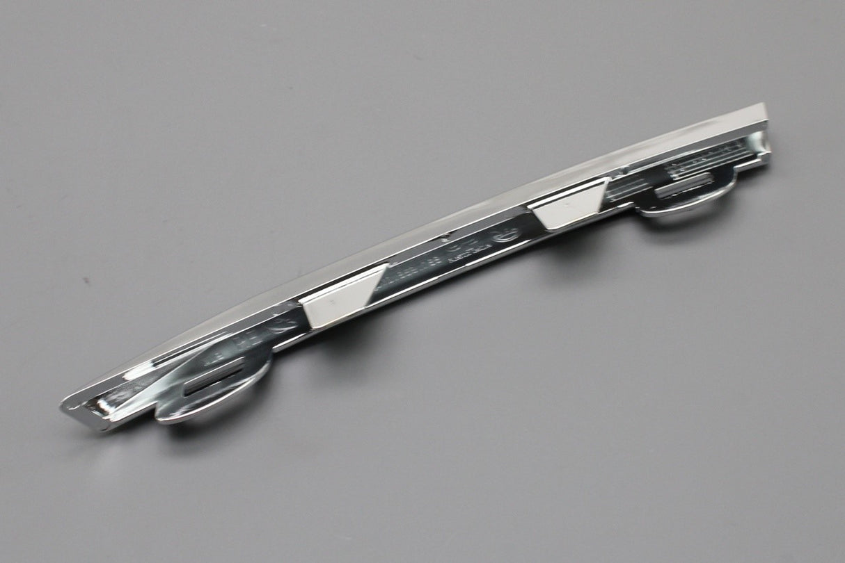 Skoda Superb 2014-2015 front bumper chrome trim (right) 3T0853768A 2ZZ