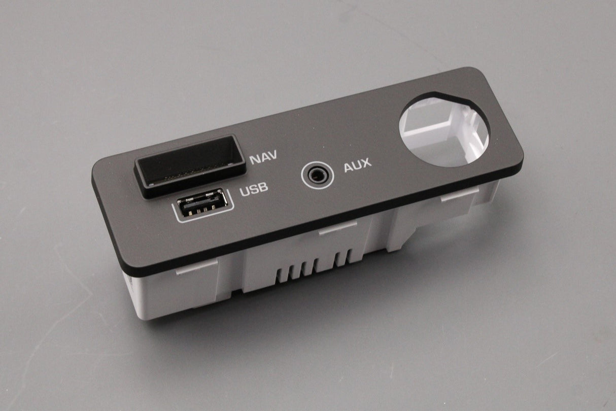 Land Rover Range Rover Evoque audio system interface socket LR085516