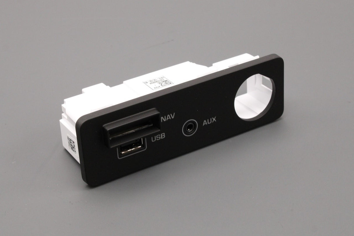 Land Rover Range Rover Evoque audio system interface socket LR085516