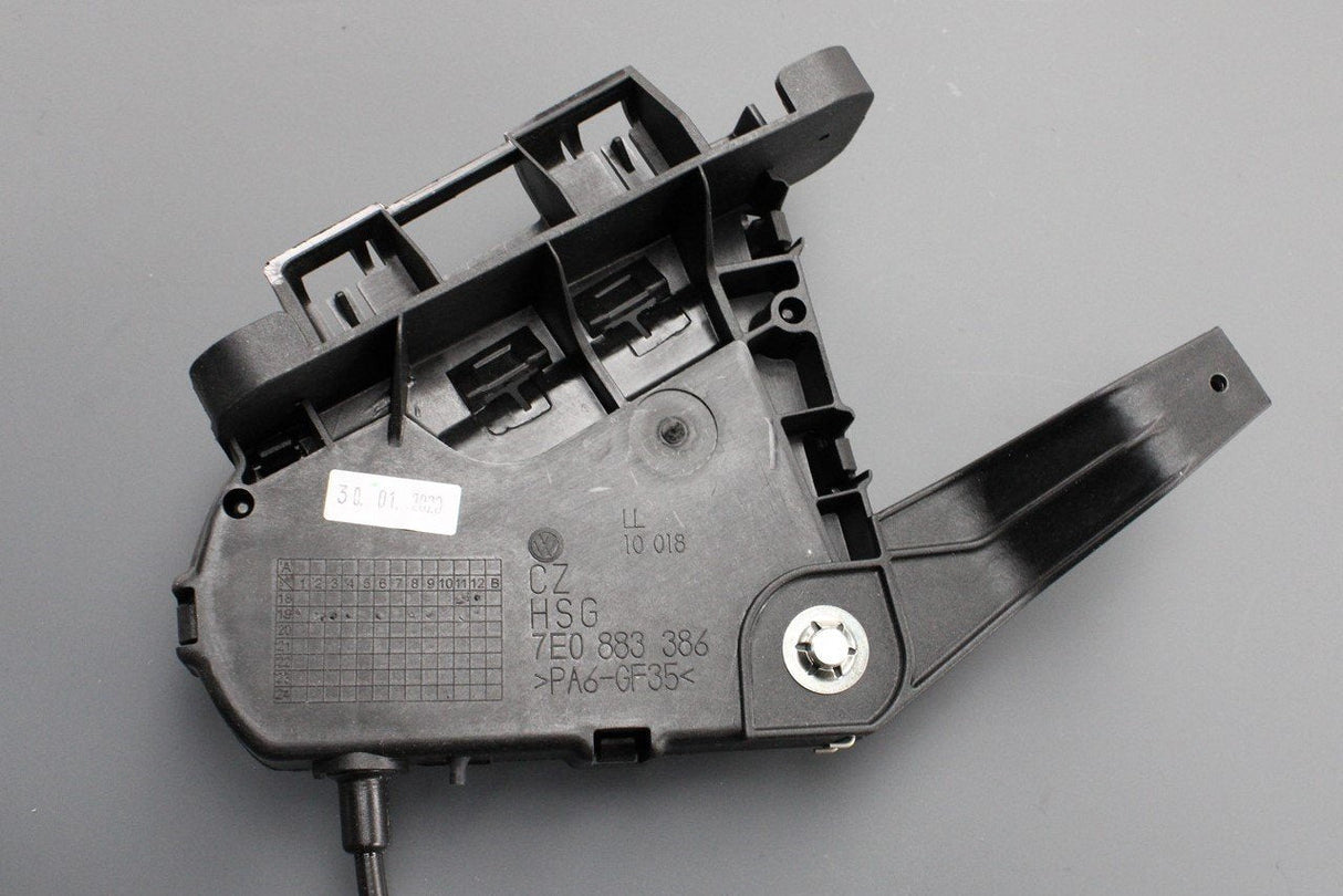 VW Transporter 03-15 seat tip release mechanism (rear right) 7H0883386C