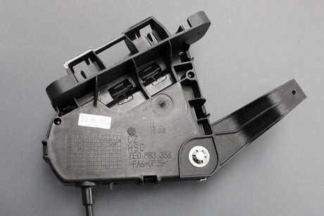 VW Transporter 03-15 seat tip release mechanism (rear right) 7H0883386C