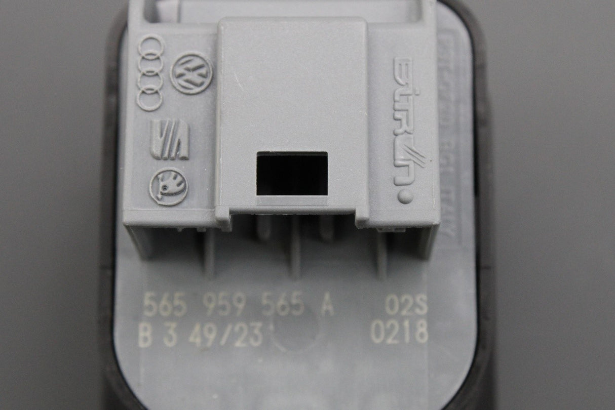 Skoda Karoq Kodiaq Octavia wing mirror adjustment switch 565959565A WHI