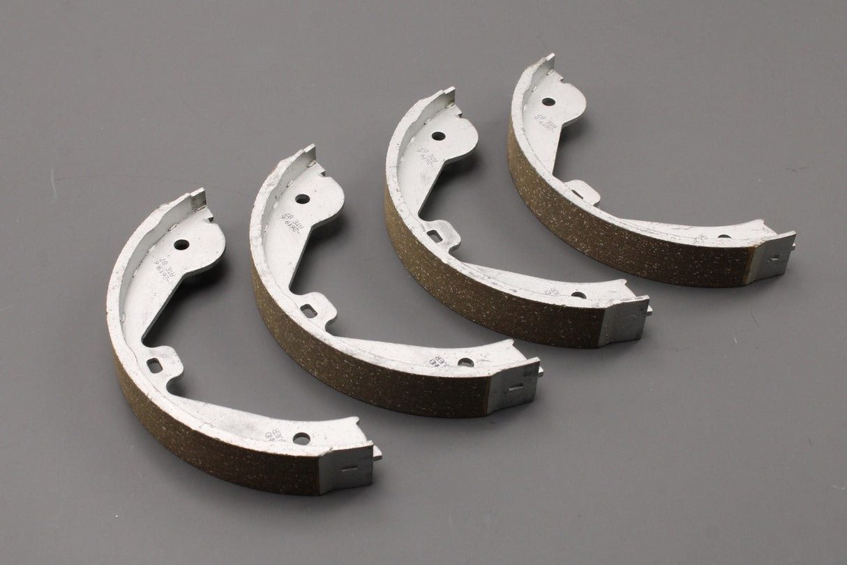 Range Rover 2010-2012 rear parking brake shoe kit SFS000051
