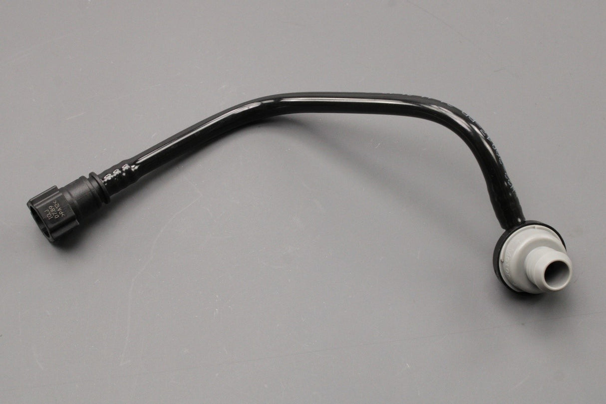 Land Rover Discovery 4 2010-2016 brake servo vacuum hose LR051575