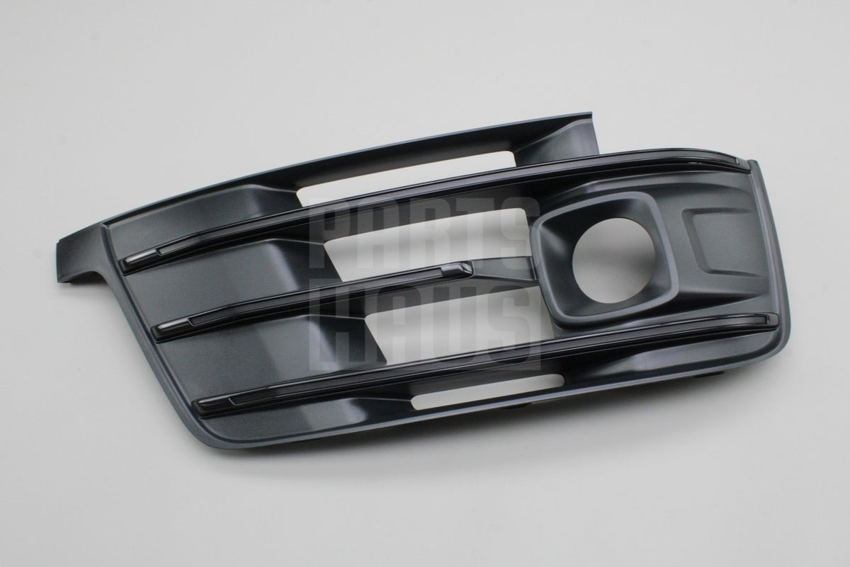 Audi Q7 2016-on front bumper fog light grille (right) 4M0807682E GXE