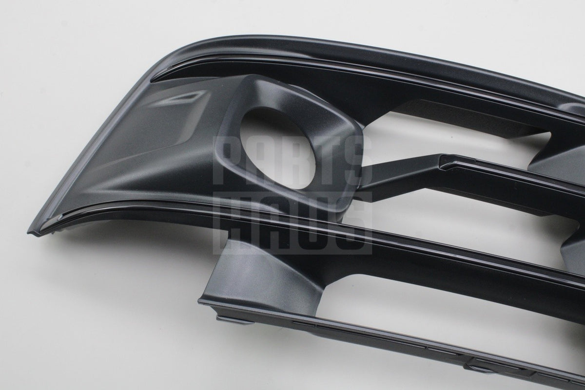 Audi Q7 2016-on front bumper fog light grille (right) 4M0807682E GXE