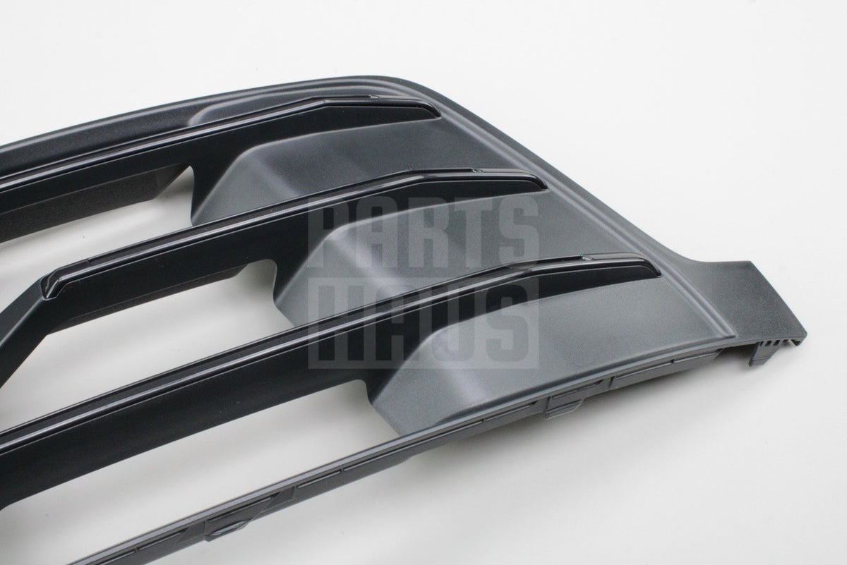 Audi Q7 2016-on front bumper fog light grille (right) 4M0807682E GXE