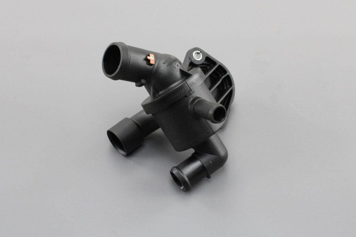VW Golf Audi A1 A3 Skoda SEAT 1.6 2.0 TDI Thermostat housing 03L121111S