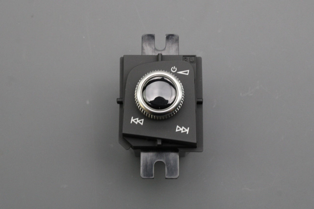 Audi A4 A5 RS4 RS5 2016-2025 volume control knob 8W2919616D