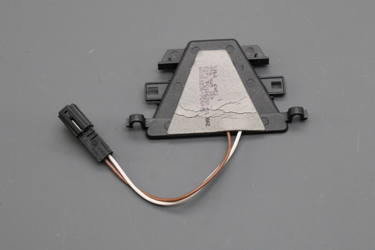 Cupra Formentor 2021-on windscreen camera carrier (front) 5FF862505A