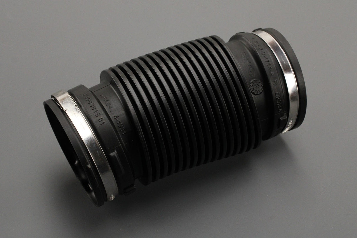 Land Rover Discovery 5 Range Rover air intake pipe (right) LR127895