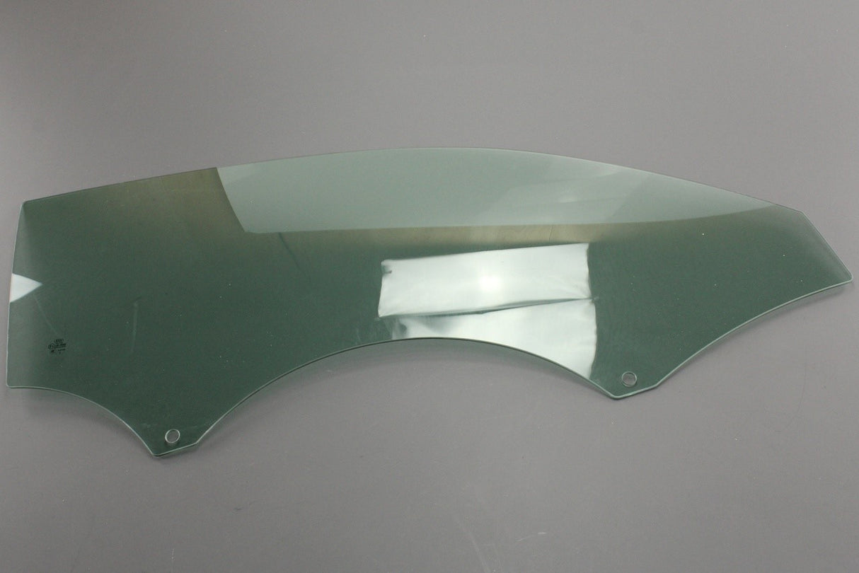 Audi A1 2011-2018 door window glass (front right) 8X3845202