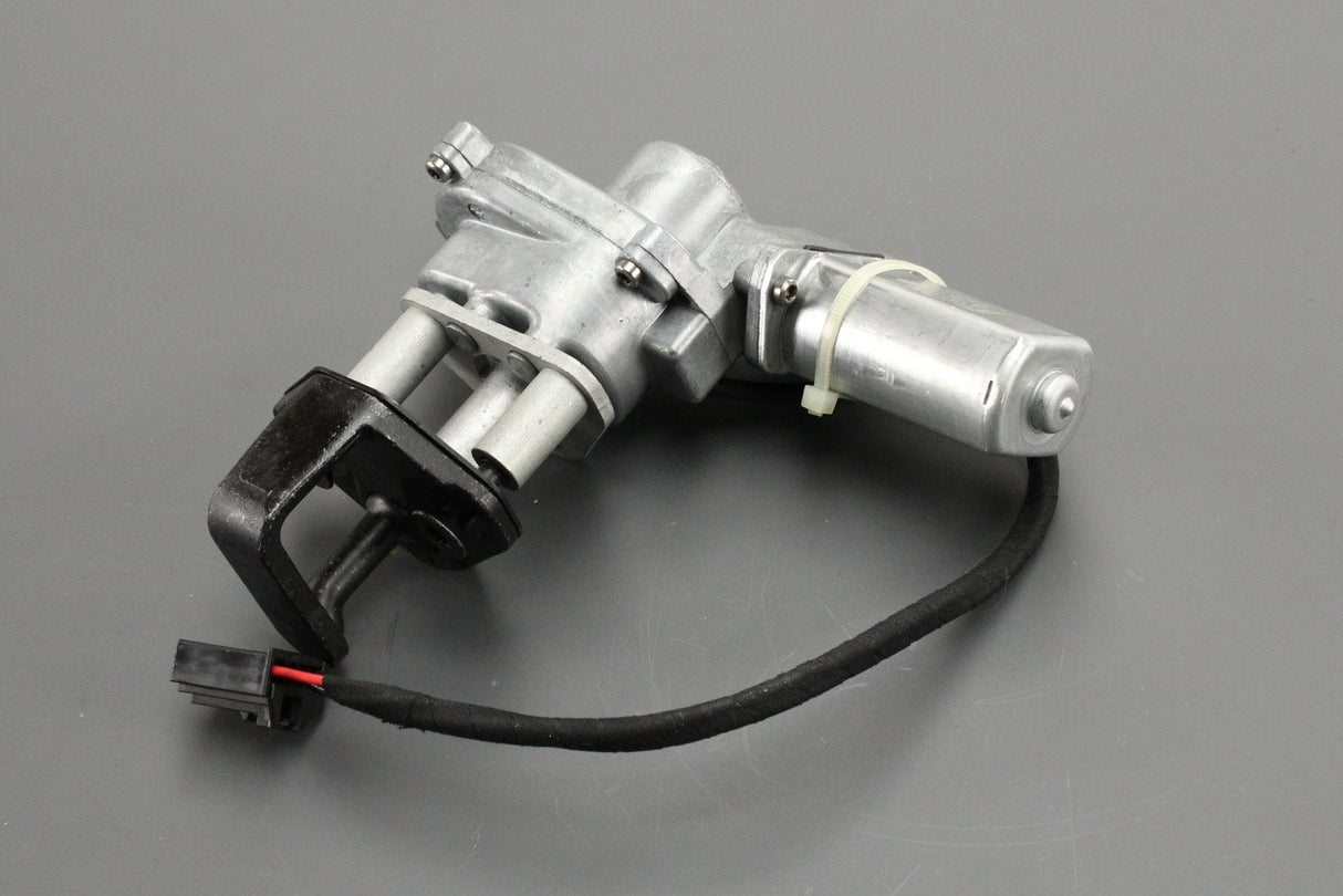 VW Transporter T6 sliding door power latch motor (right) 7E0843766B