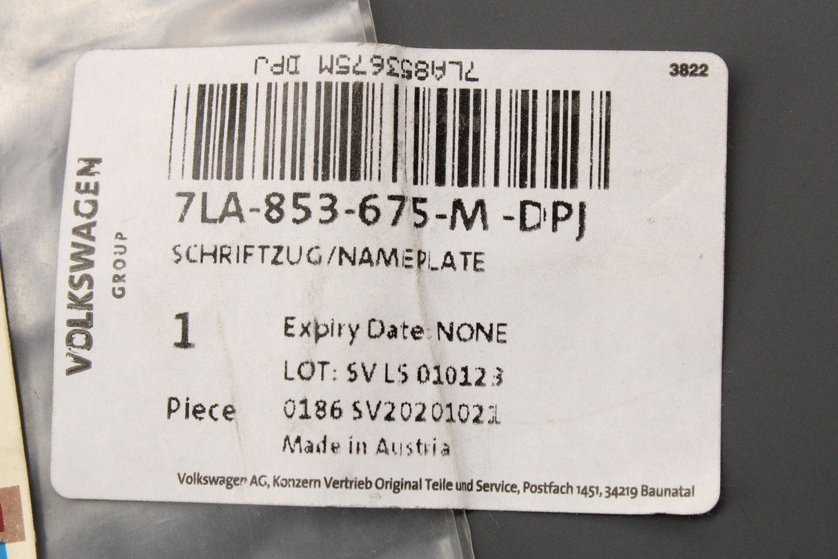 VW California T6.1 20-24 front wing emblem badge (right) 7LA853675M DPJ