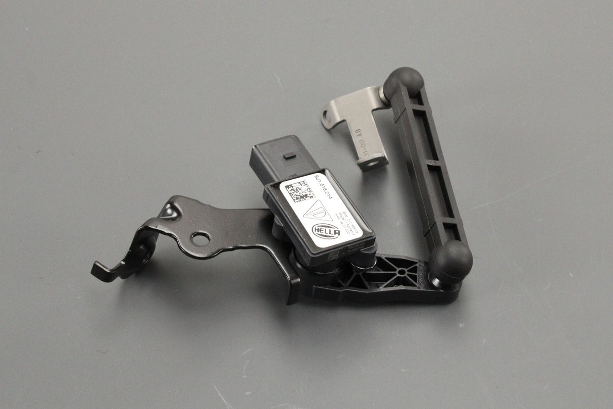 Audi e-tron GT 21-on headlight level sensor (front right) 9J1616214